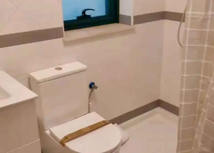 Viorneira アパート ミヤドイロ